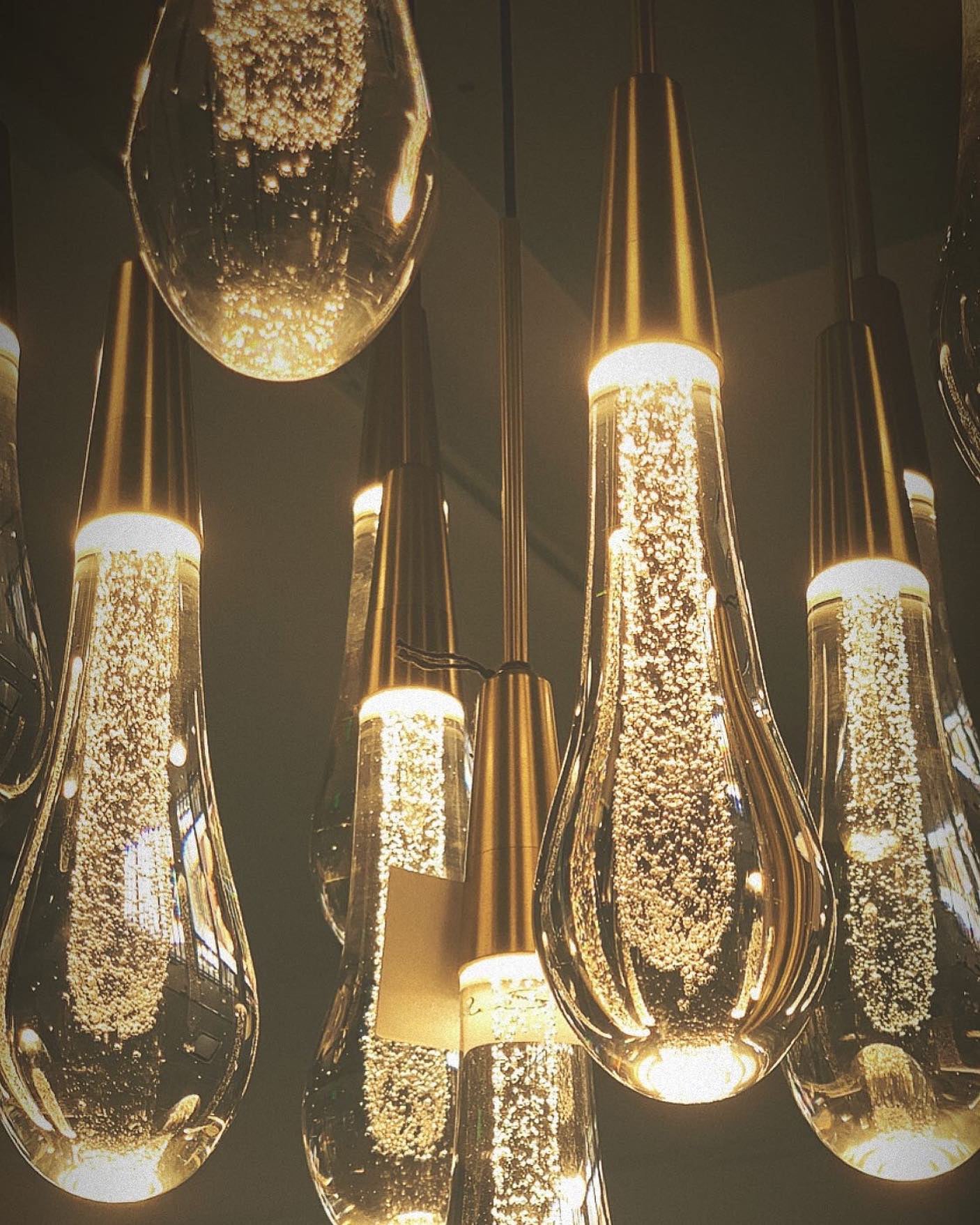 Soltaire Linear Chandelier