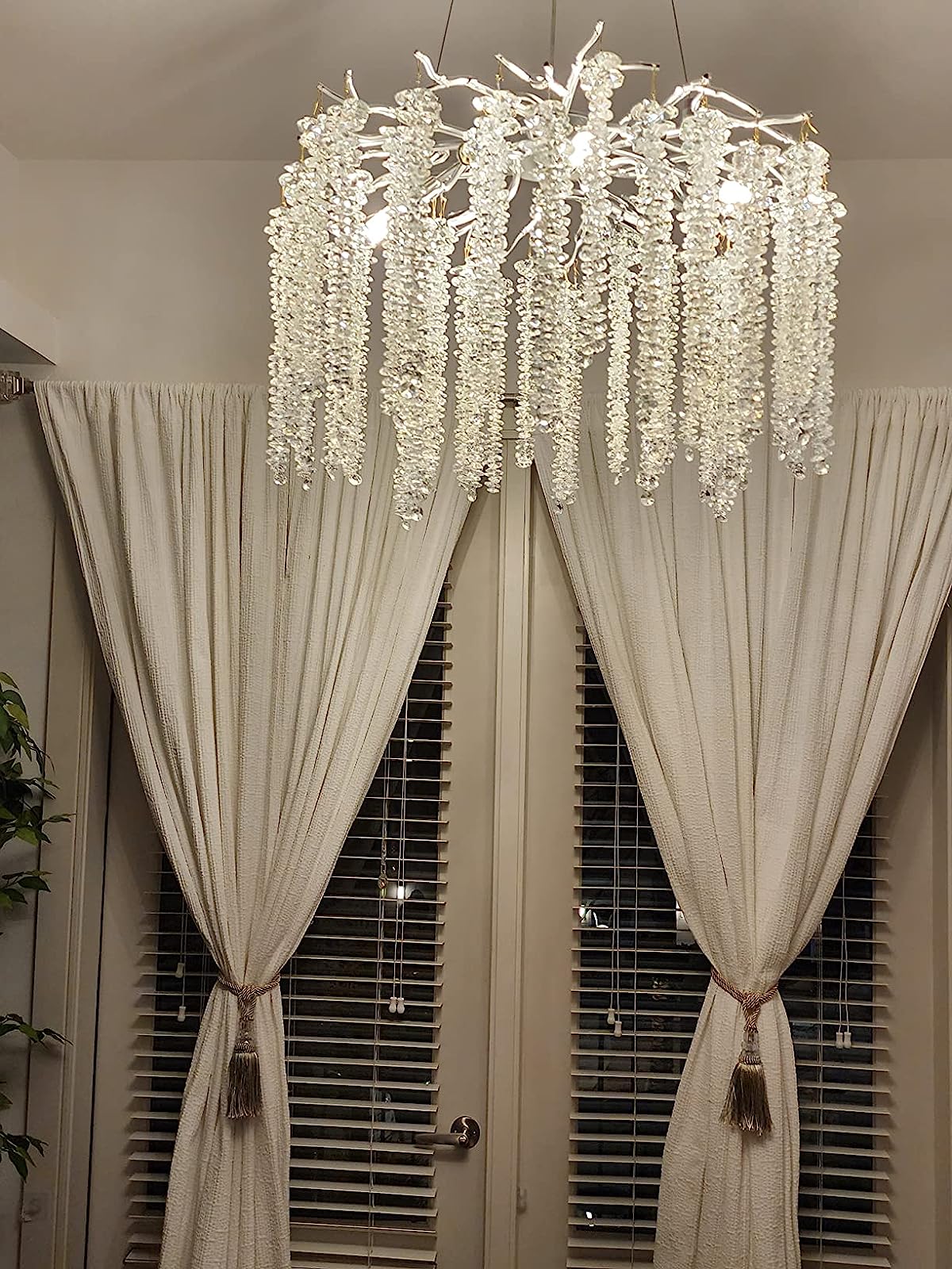 elegant-crystal-icicle-chandelier