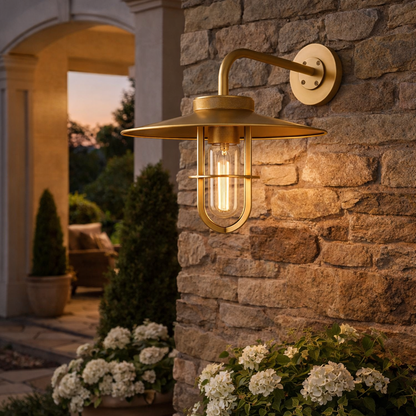 Utgaris Barn Outdoor Sconce