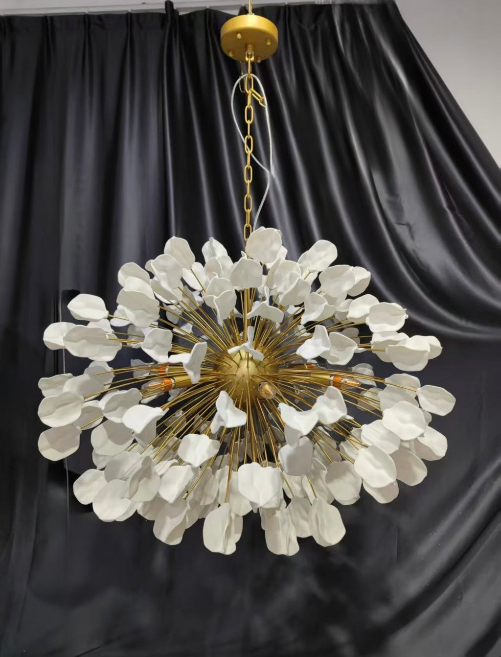 Lunaria Chandelier