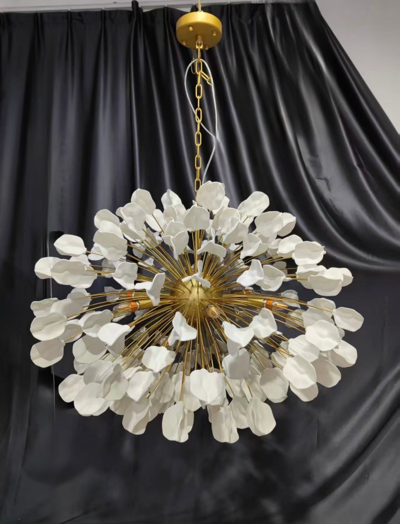 Lunaria Chandelier