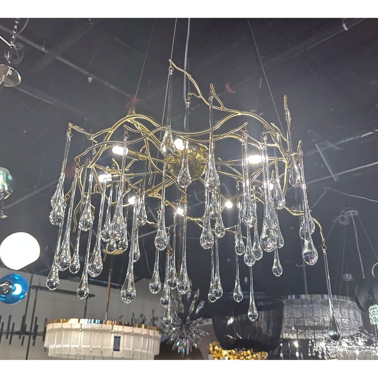 Dawn Teardrop Branch Brass Round Chandelier