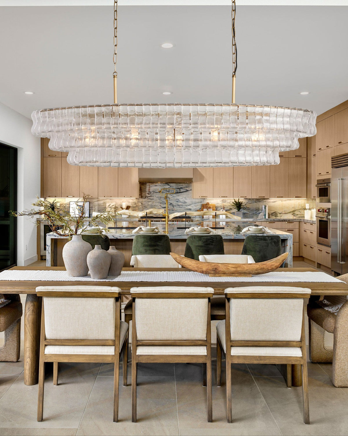 Ghiaccio Clear Class Oval Chandelier