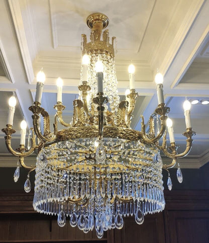 Stunning Oversized Luxury Golden Metal Candle Crystal Tassel Chandelier